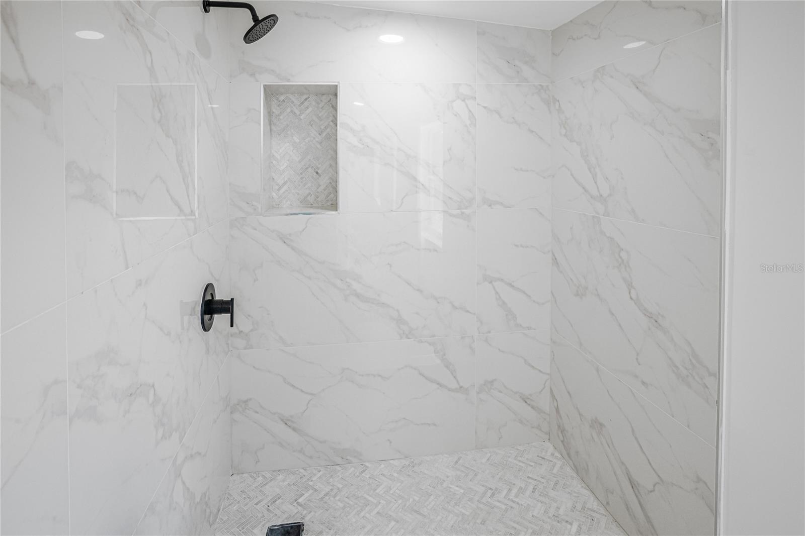 203 WATERWAY CIR NE, PORT CHARLOTTE, FL, 33952