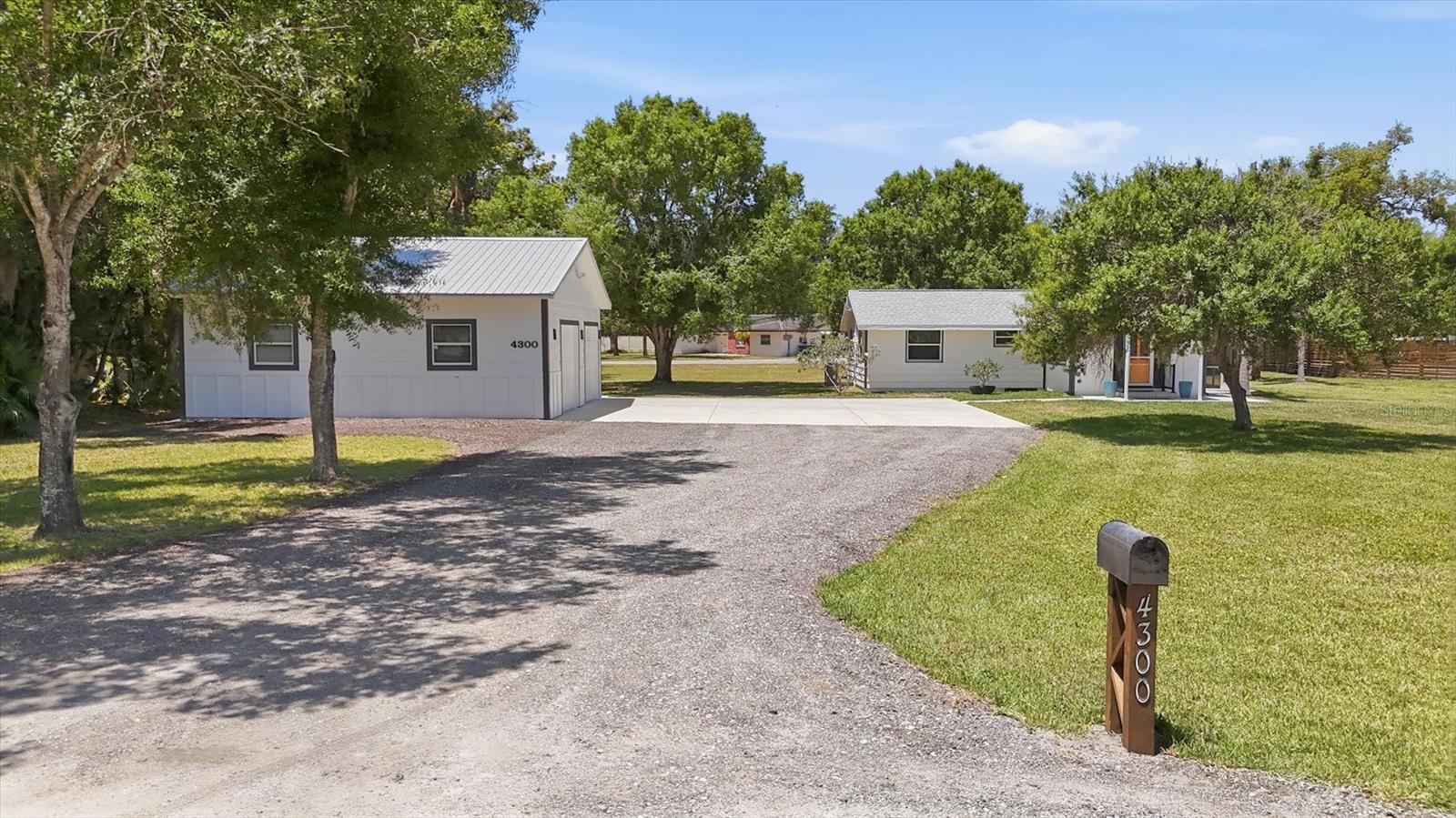 4300 EASTERN PKWY, SARASOTA, FL, 34233