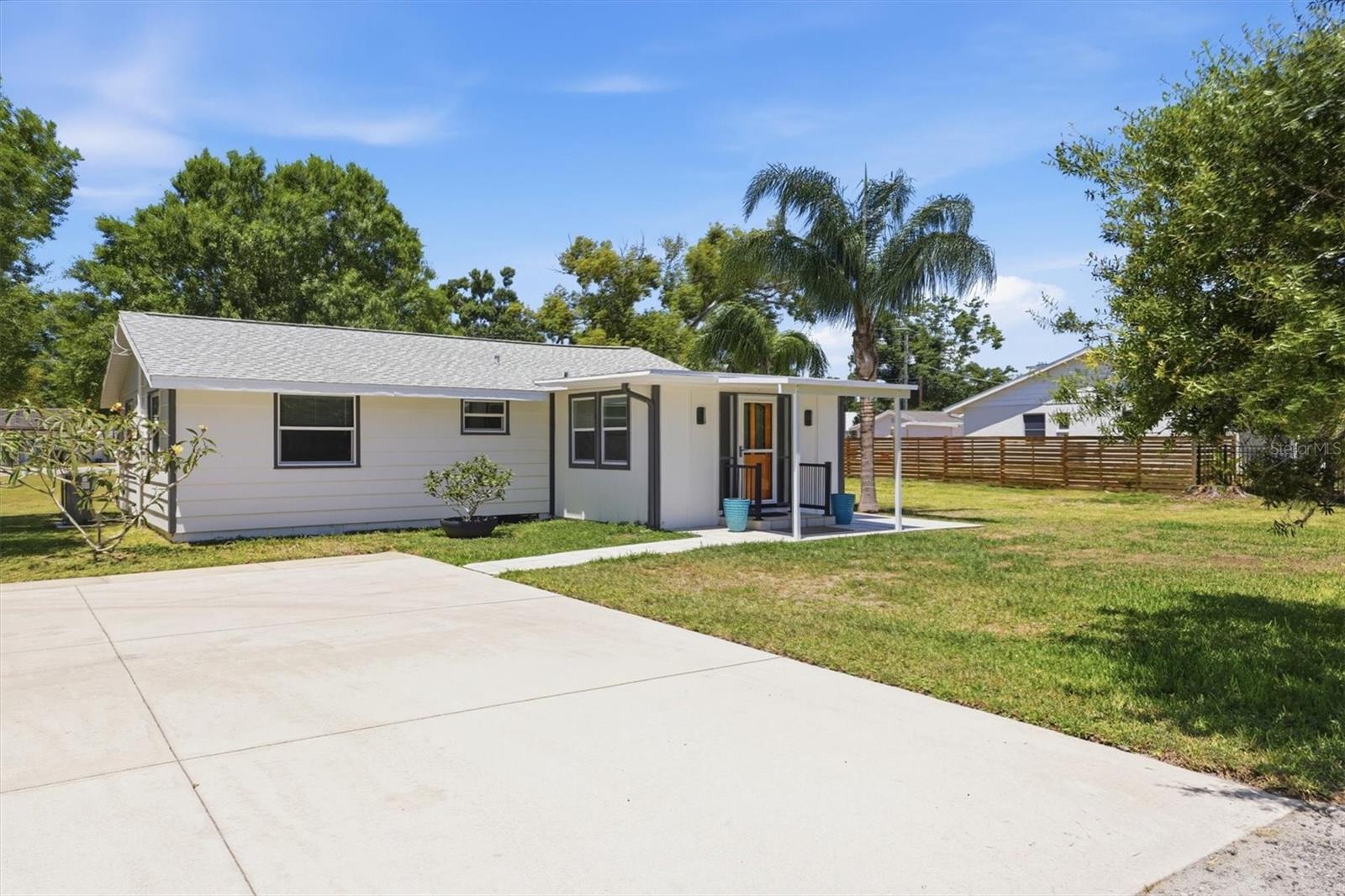 4300 EASTERN PKWY, SARASOTA, FL, 34233