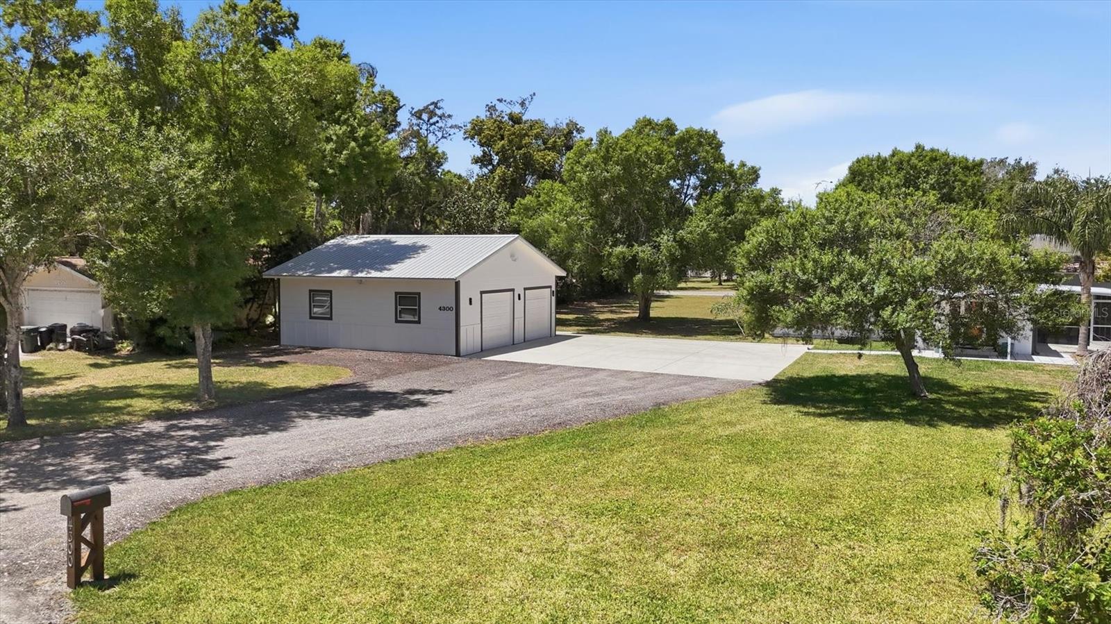 4300 EASTERN PKWY, SARASOTA, FL, 34233