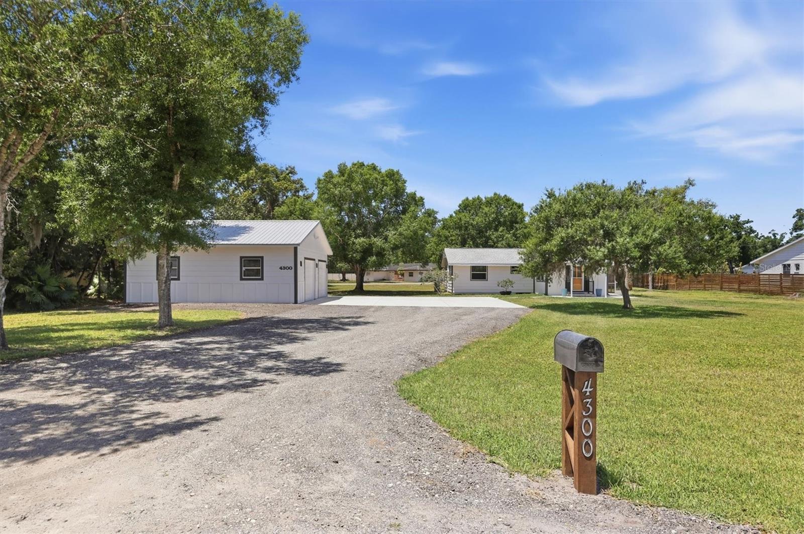 4300 EASTERN PKWY, SARASOTA, FL, 34233