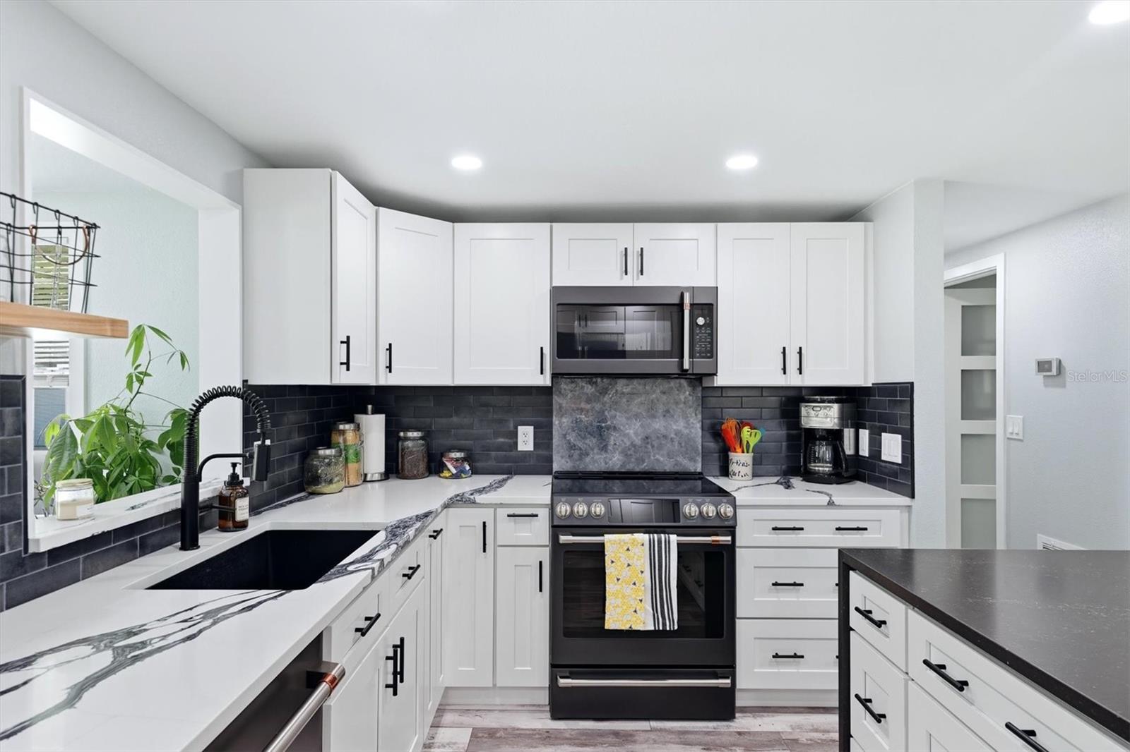 4300 EASTERN PKWY, SARASOTA, FL, 34233