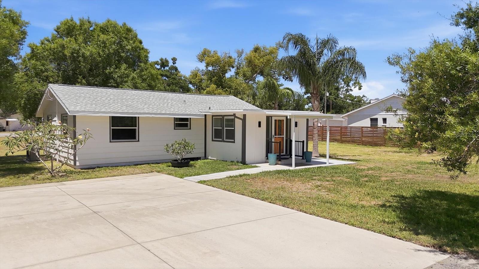 4300 EASTERN PKWY, SARASOTA, FL, 34233