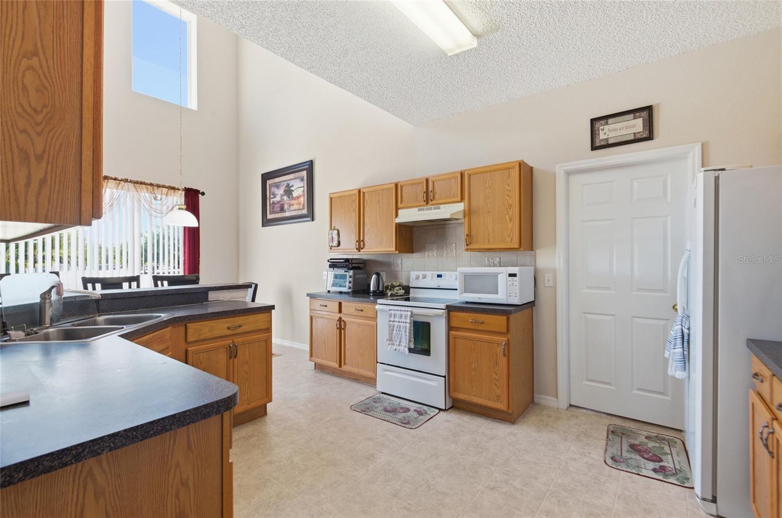 27 INCONNU DR, KISSIMMEE, FL, 34759