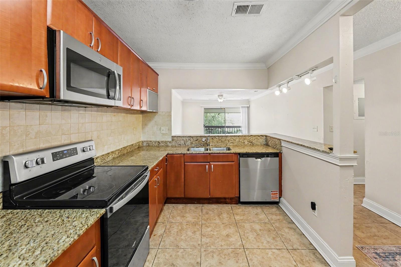 6334 NEWTOWN CIR #34B3, TAMPA, FL, 33615