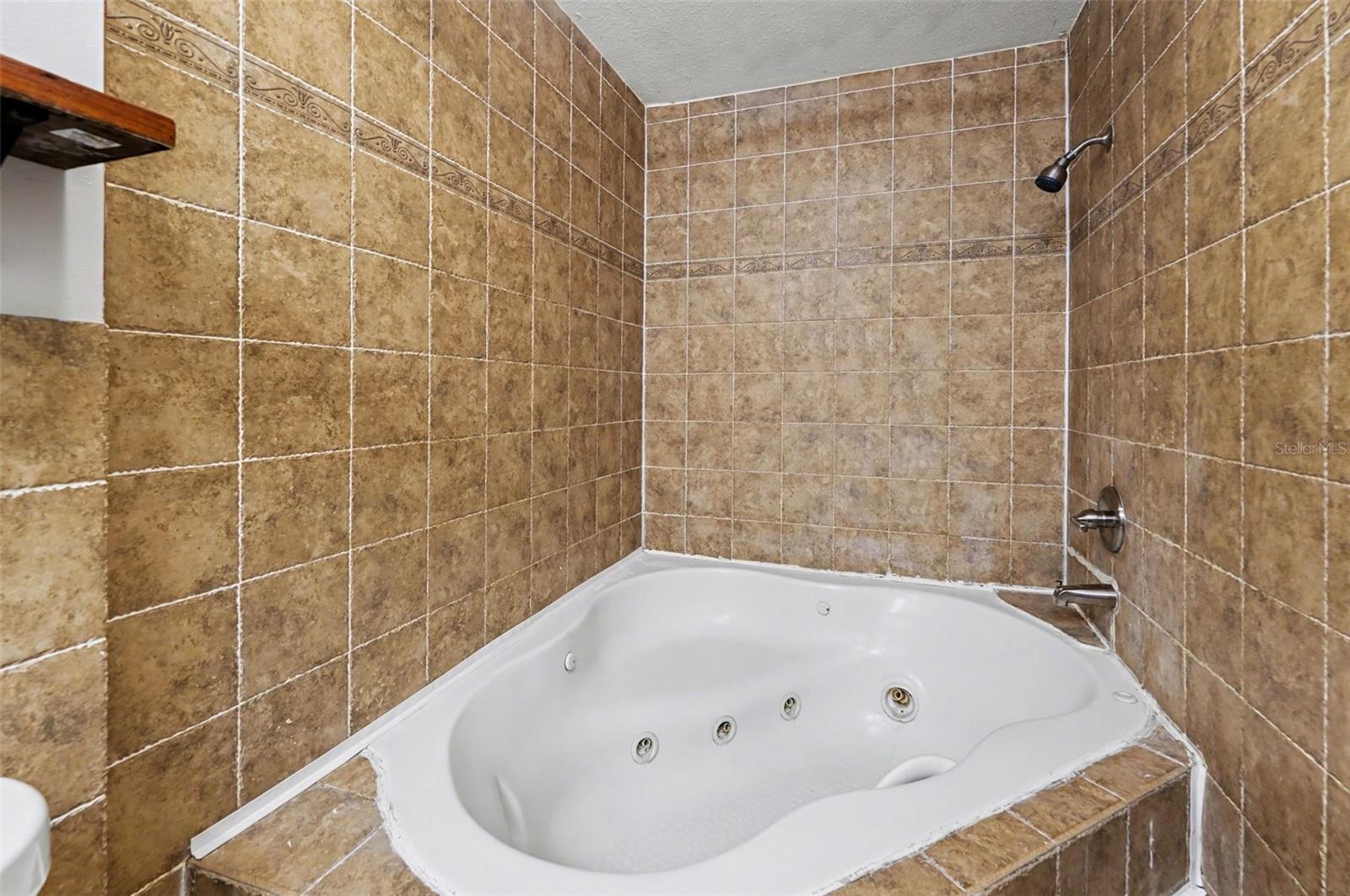 6334 NEWTOWN CIR #34B3, TAMPA, FL, 33615