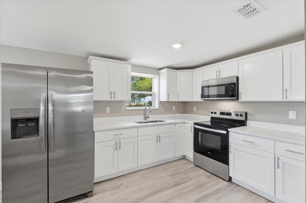 13 E 8TH ST, FROSTPROOF, FL, 33843