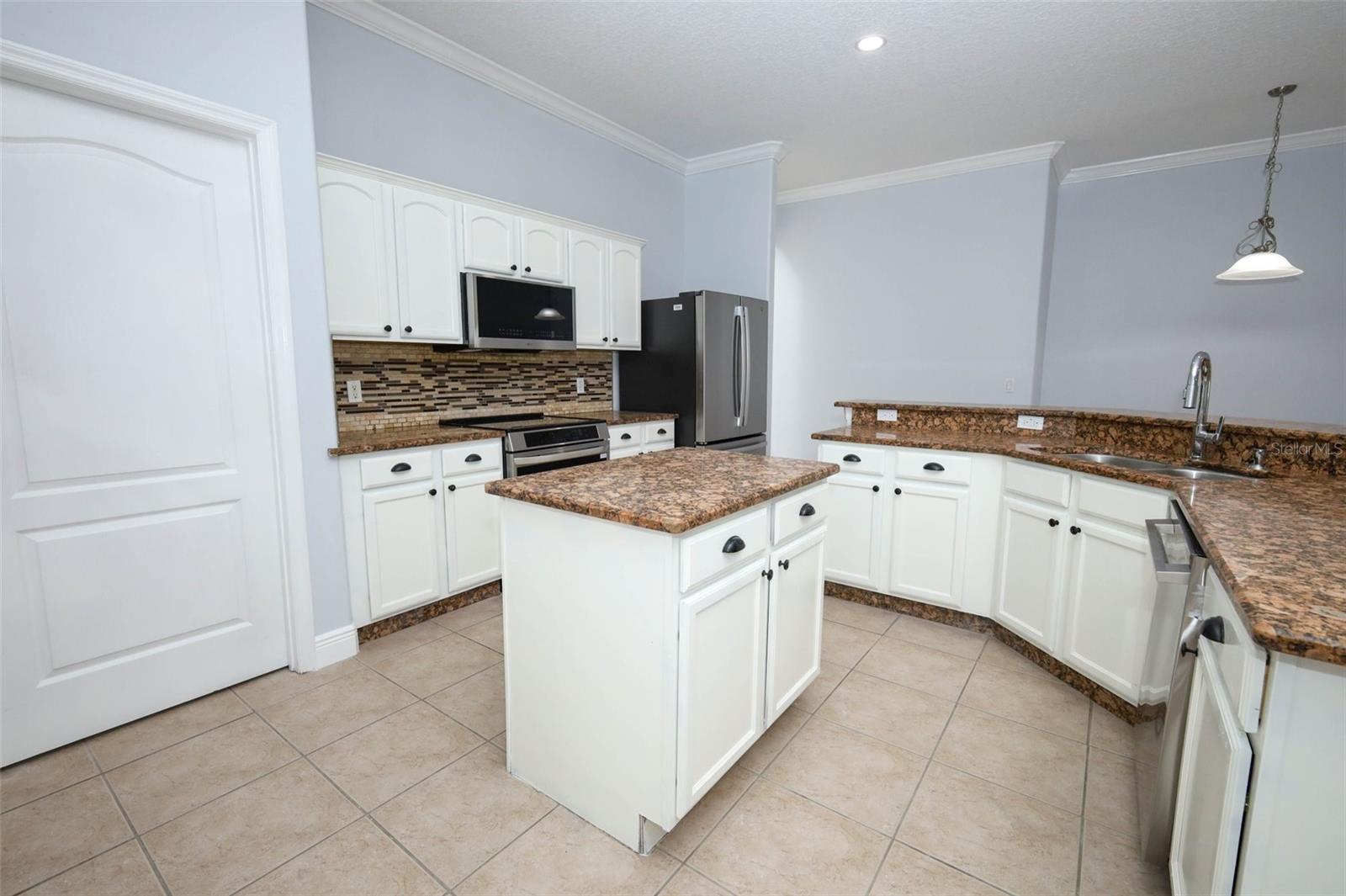 2106 THE OAKS BLVD, KISSIMMEE, FL, 34746