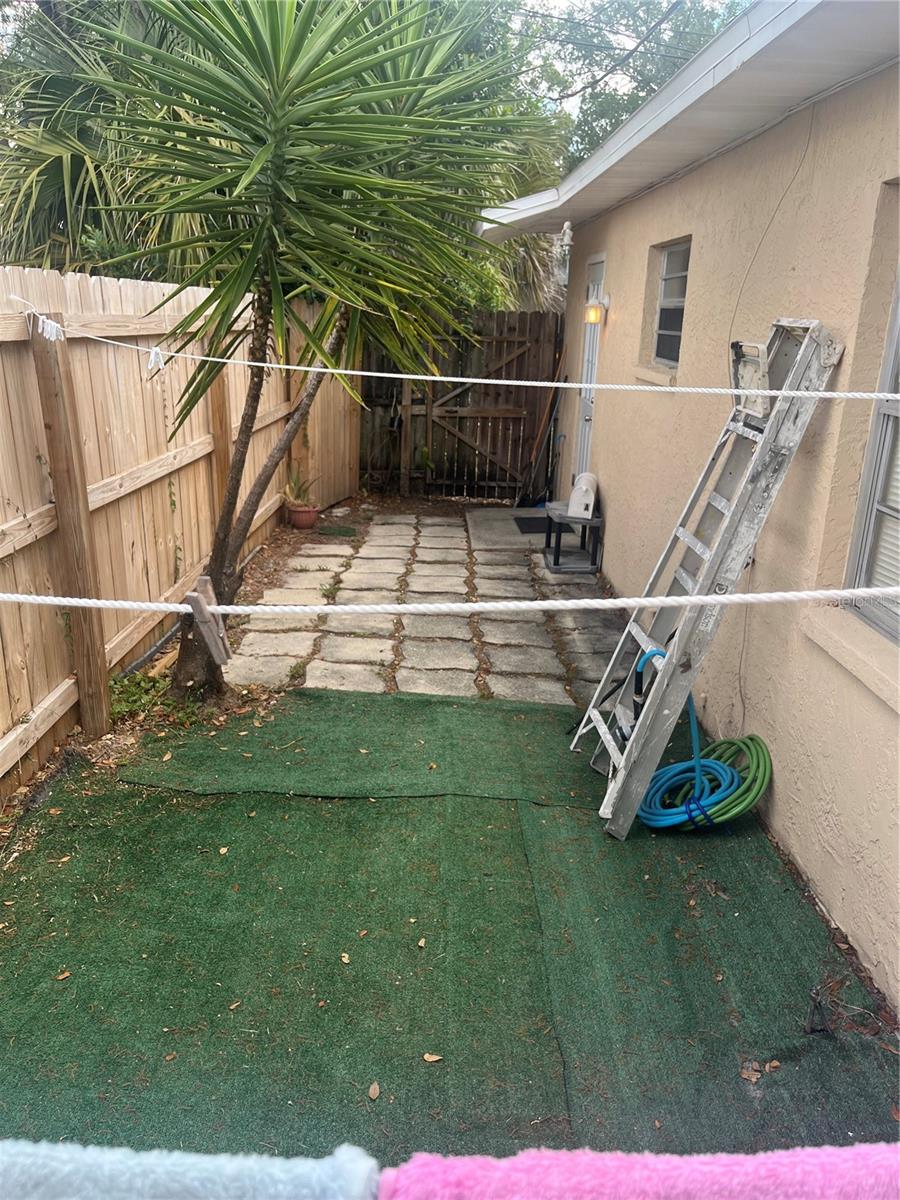 IRVINTON HEIGHTS, TAMPA, FL, 33604