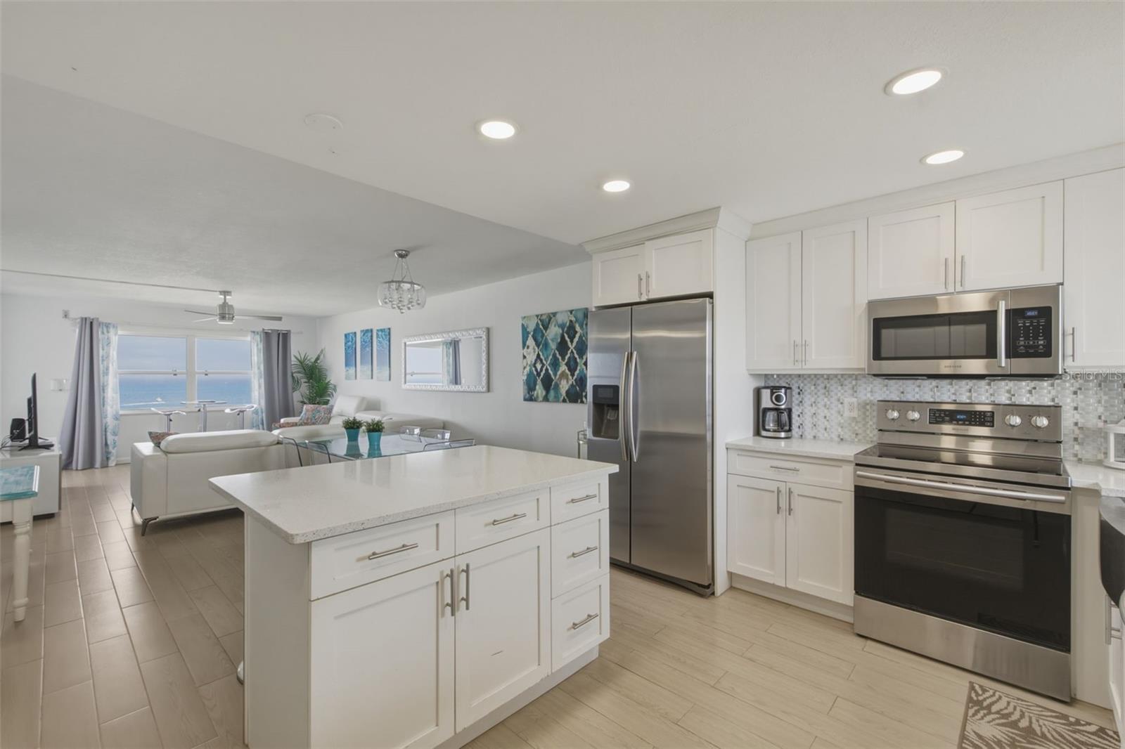 1270 GULF BLVD #1202, CLEARWATER BEACH, FL, 33767