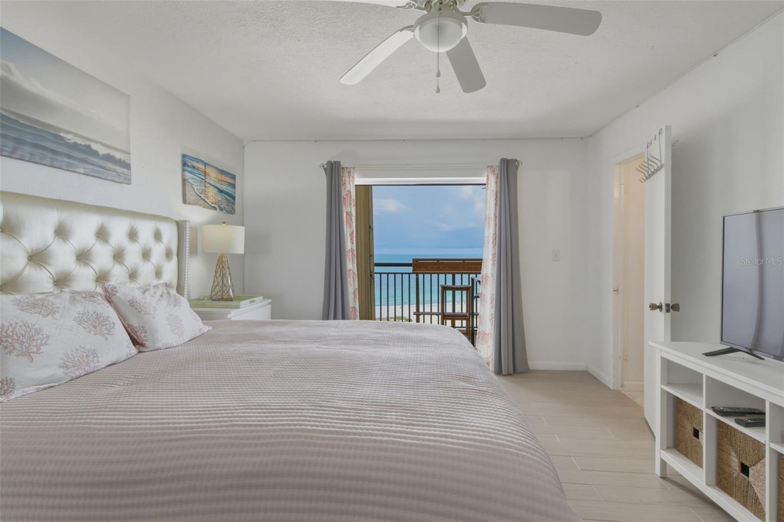 1270 GULF BLVD #1202, CLEARWATER BEACH, FL, 33767