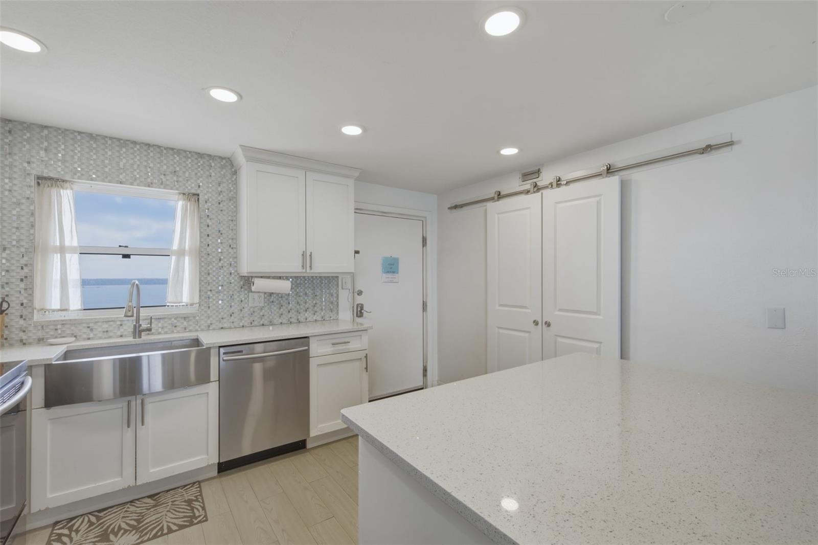 1270 GULF BLVD #1202, CLEARWATER BEACH, FL, 33767