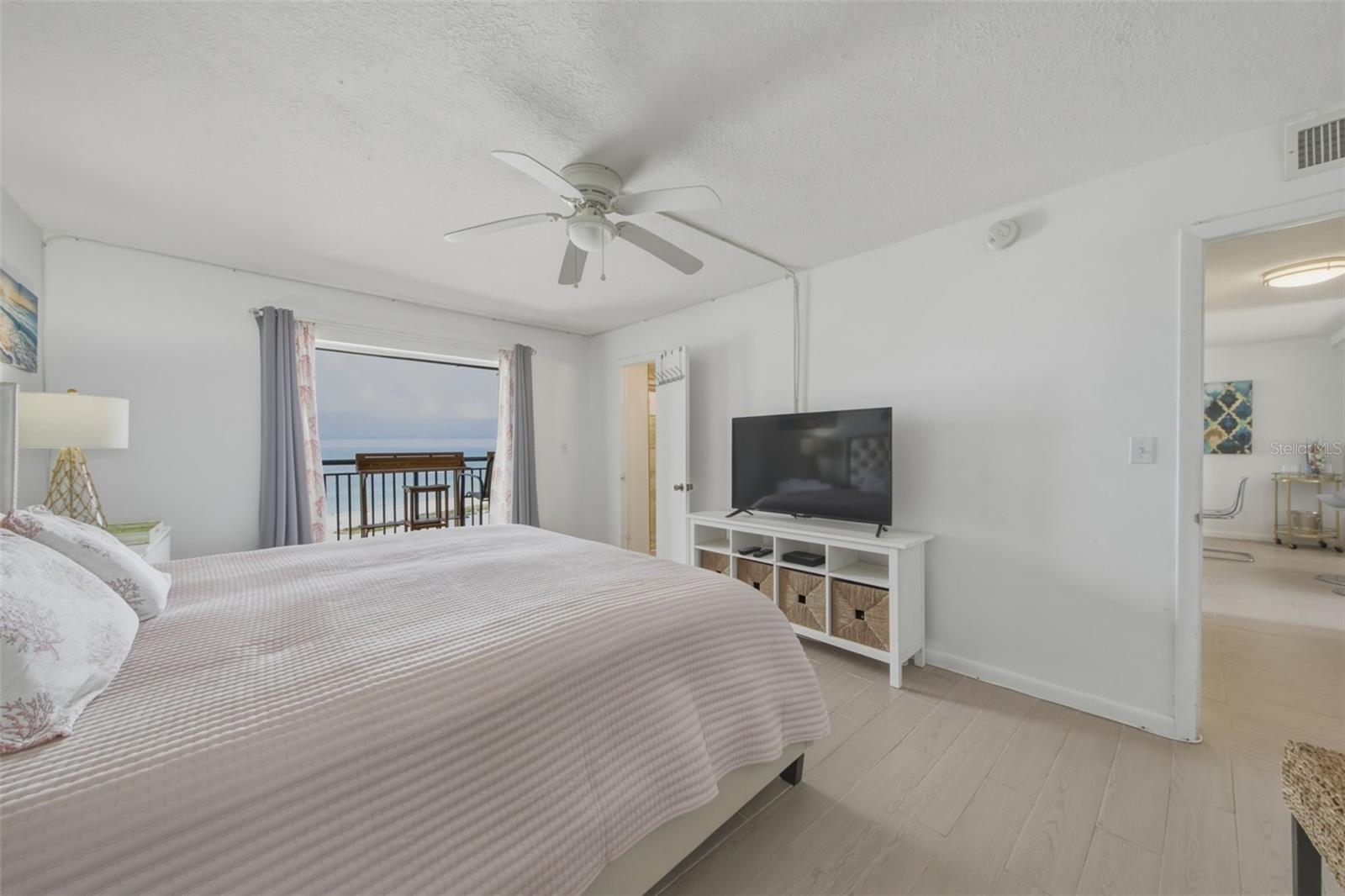 1270 GULF BLVD #1202, CLEARWATER BEACH, FL, 33767