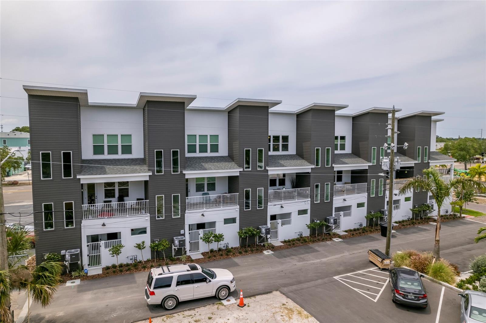 33 29TH ST N, ST PETERSBURG, FL, 33713