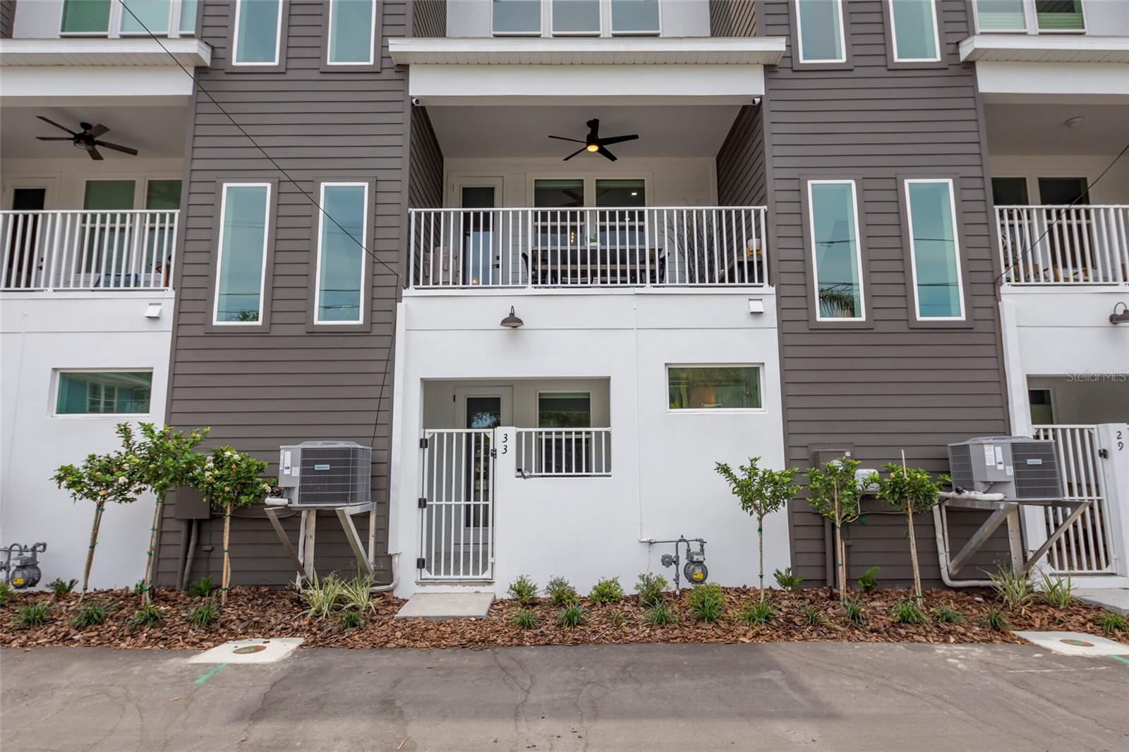 33 29TH ST N, ST PETERSBURG, FL, 33713