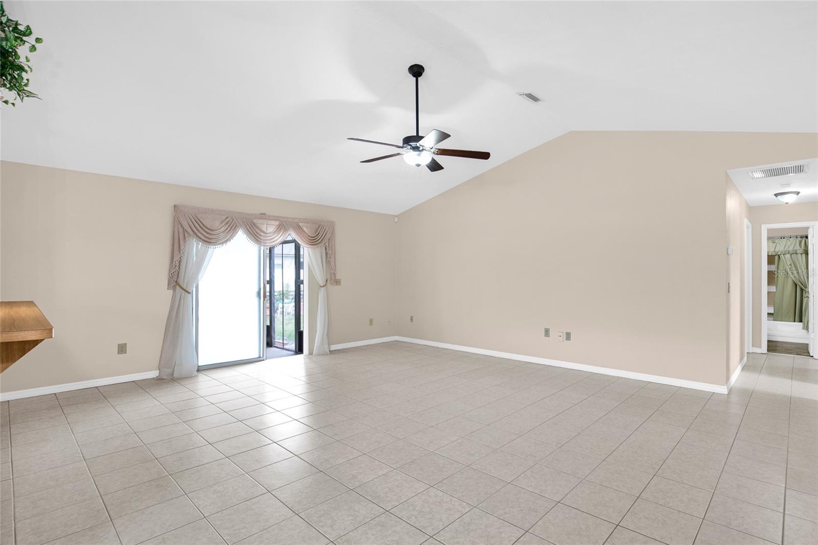 19 BARRINGTON DR, PALM COAST, FL, 32137