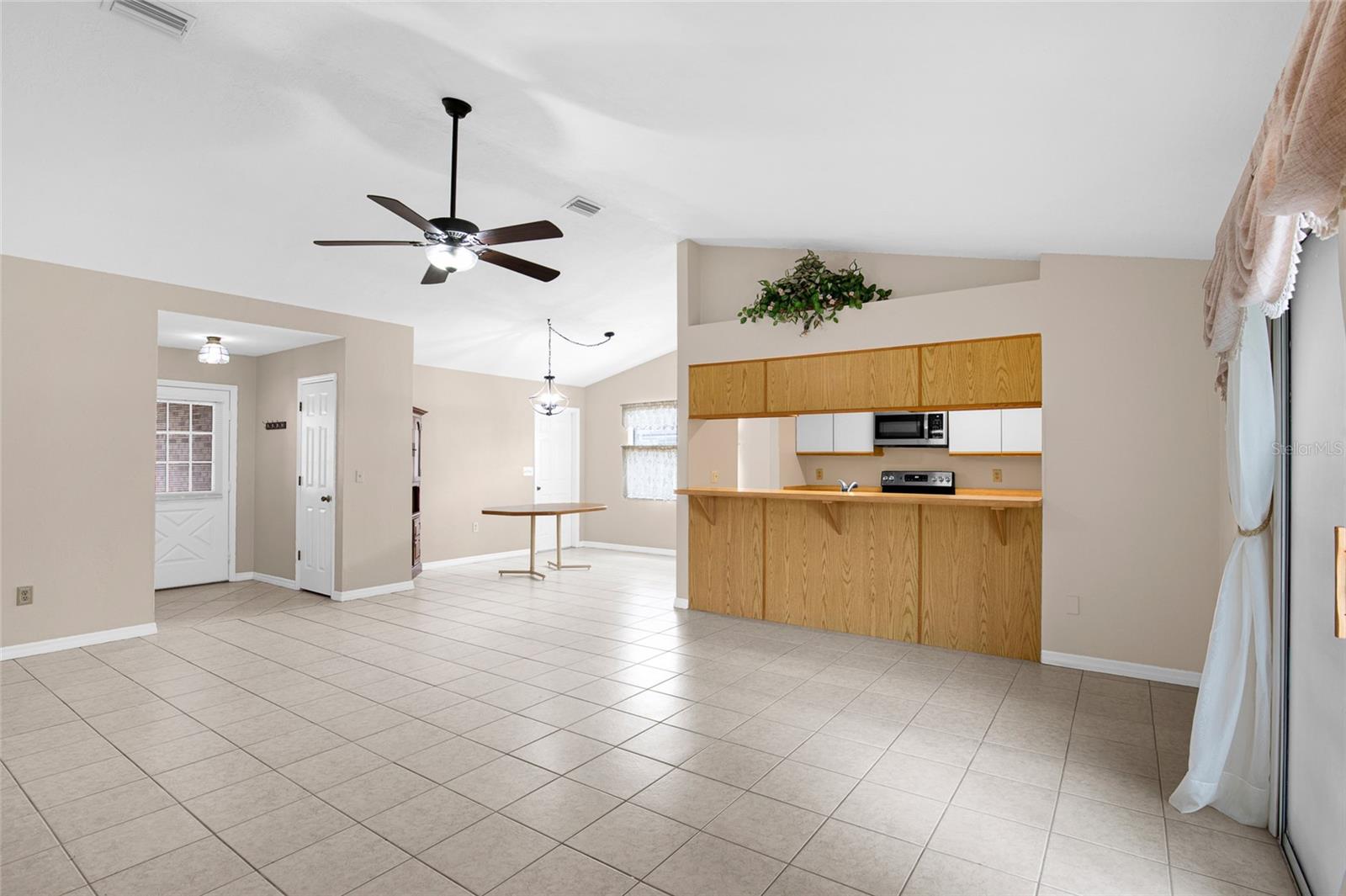 19 BARRINGTON DR, PALM COAST, FL, 32137