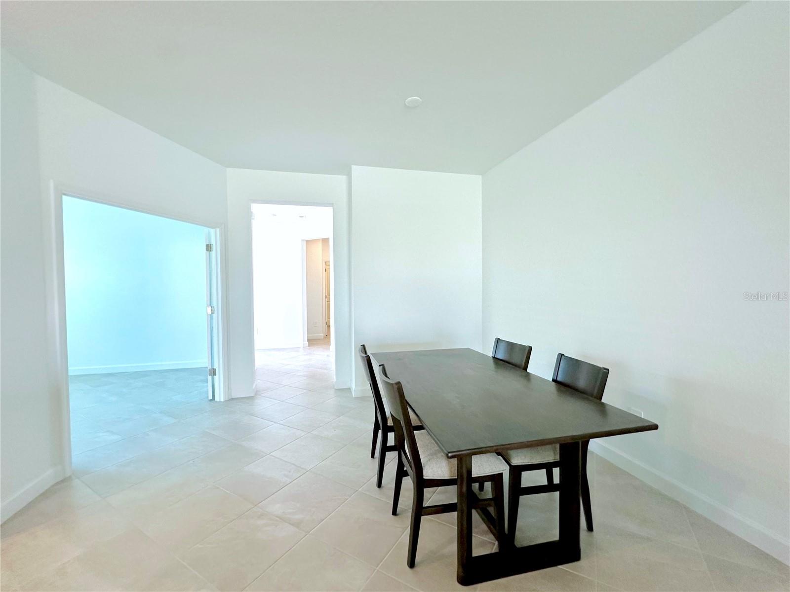 8225 SHORE LAKE DR, ENGLEWOOD, FL, 34224