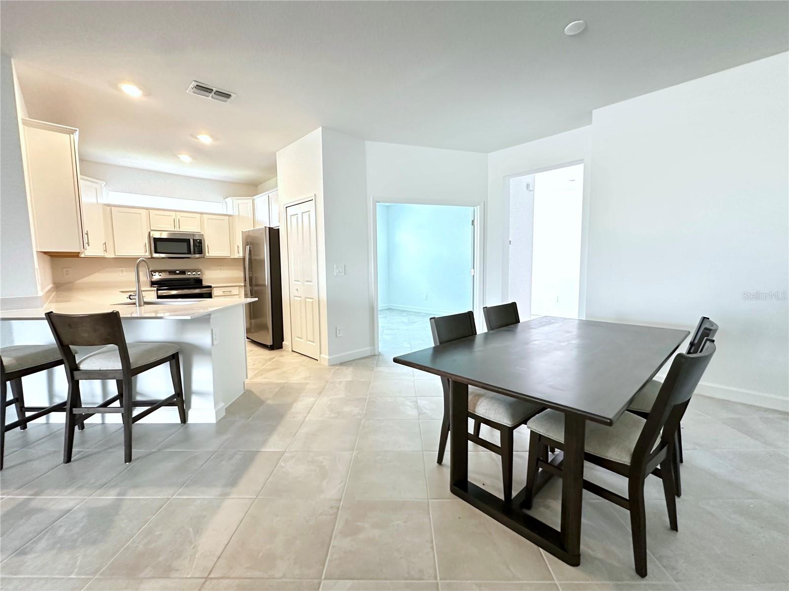 8225 SHORE LAKE DR, ENGLEWOOD, FL, 34224