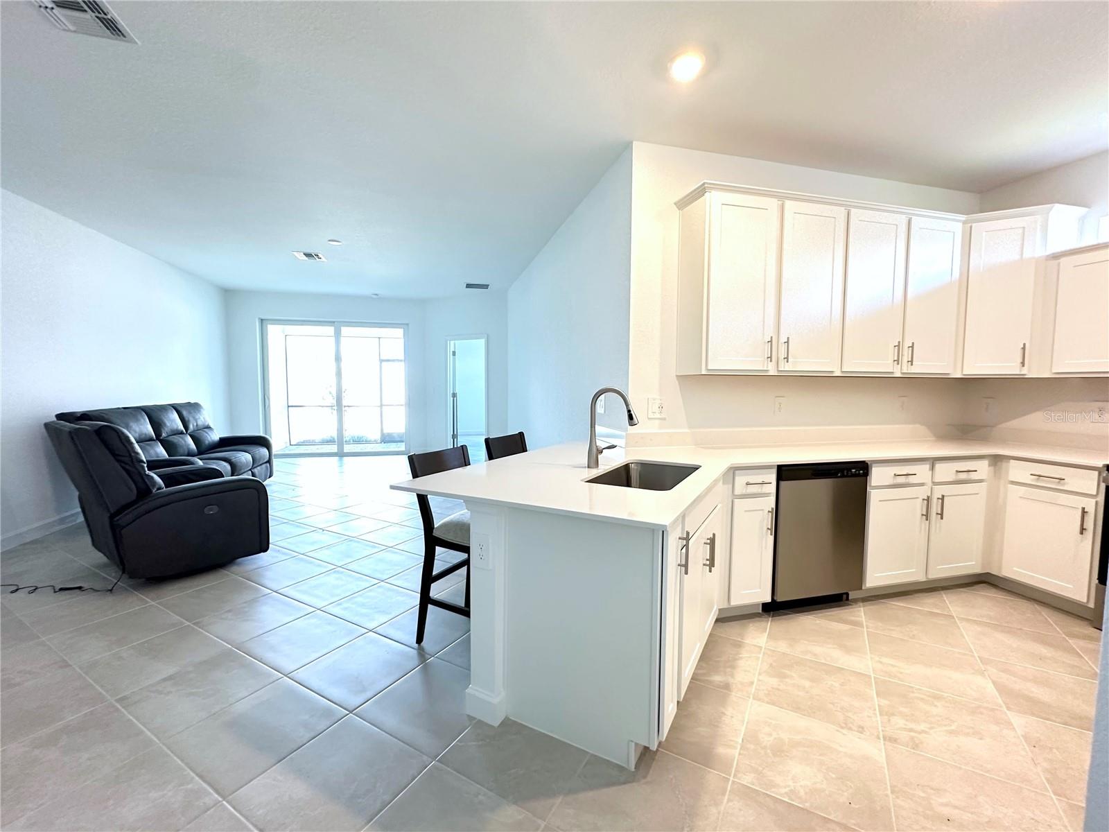 8225 SHORE LAKE DR, ENGLEWOOD, FL, 34224