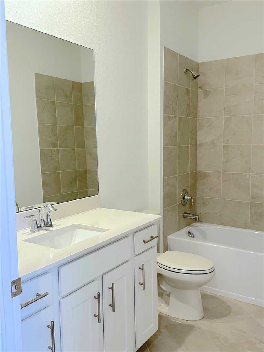 8225 SHORE LAKE DR, ENGLEWOOD, FL, 34224