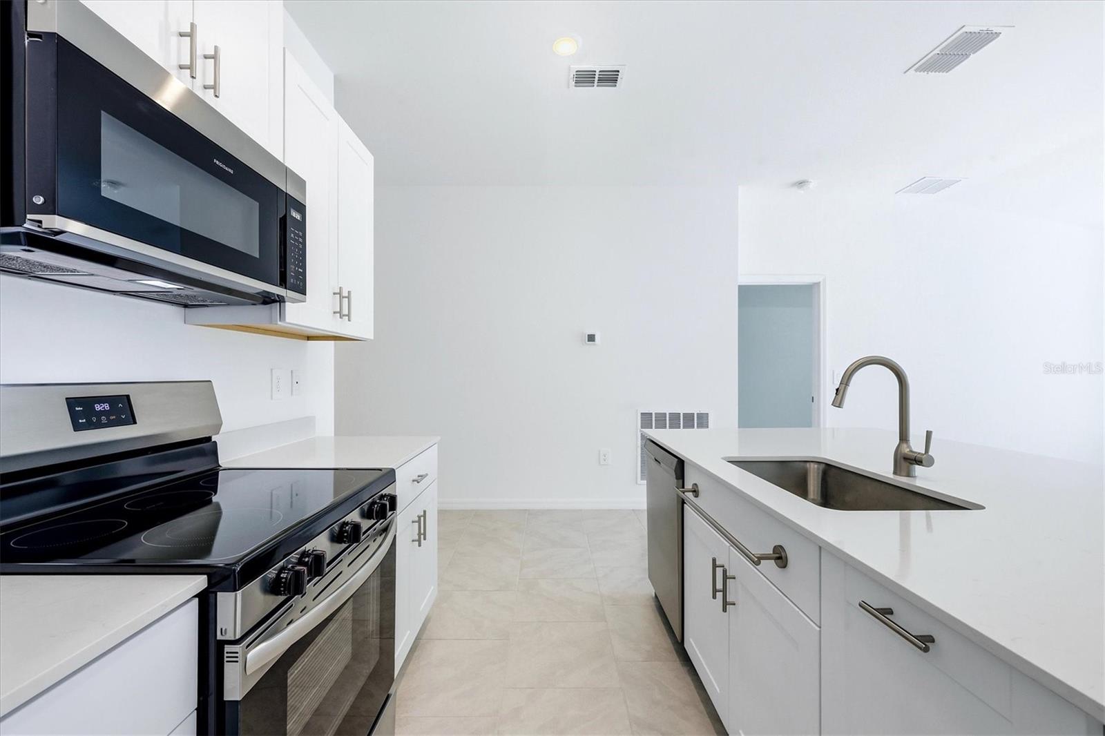 113 LILYAN CT, ROTONDA WEST, FL, 33947