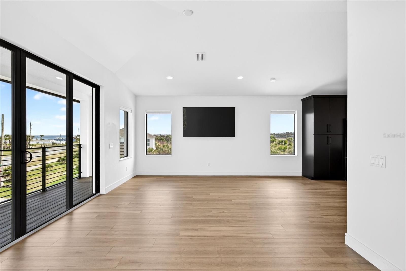 2946 N OCEAN SHORE BLVD, FLAGLER BEACH, FL, 32136