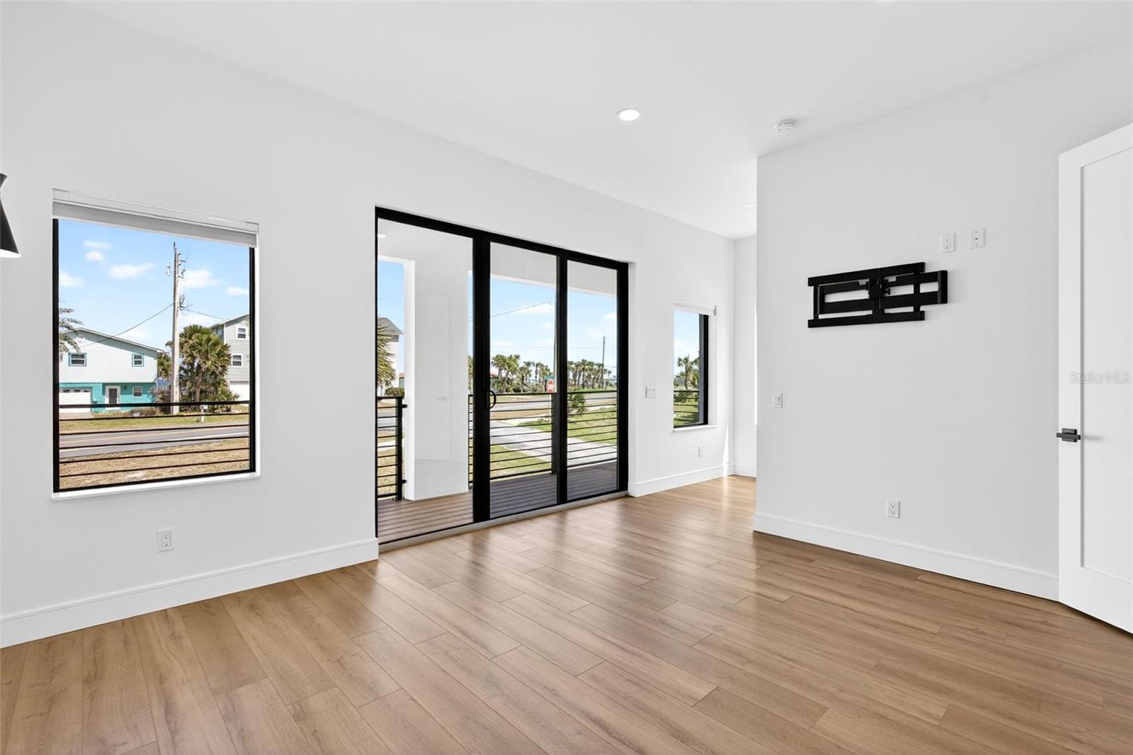 2946 N OCEAN SHORE BLVD, FLAGLER BEACH, FL, 32136