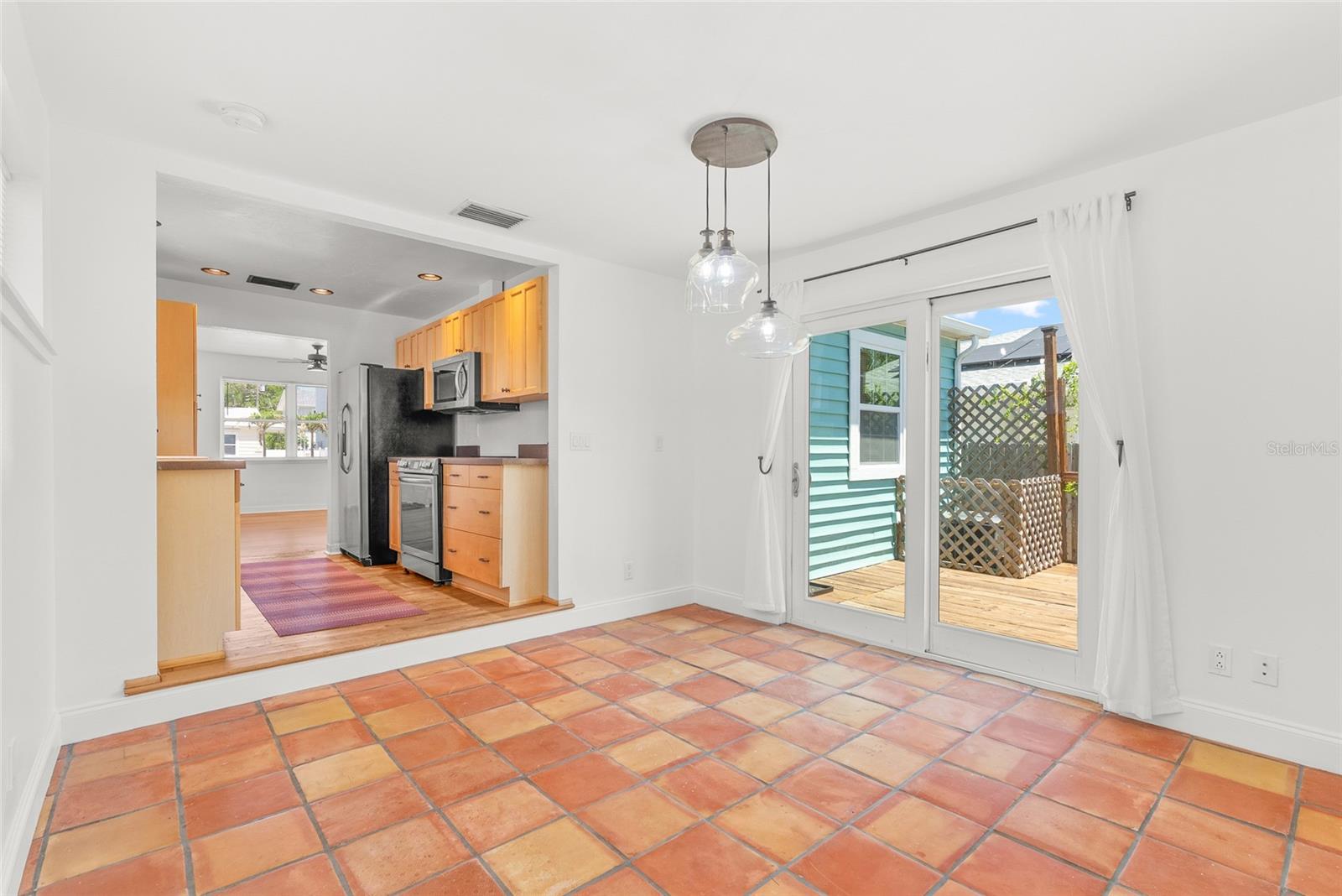 1220 35TH AVE N, ST PETERSBURG, FL, 33704