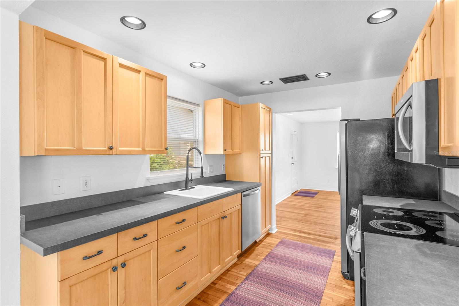 1220 35TH AVE N, ST PETERSBURG, FL, 33704