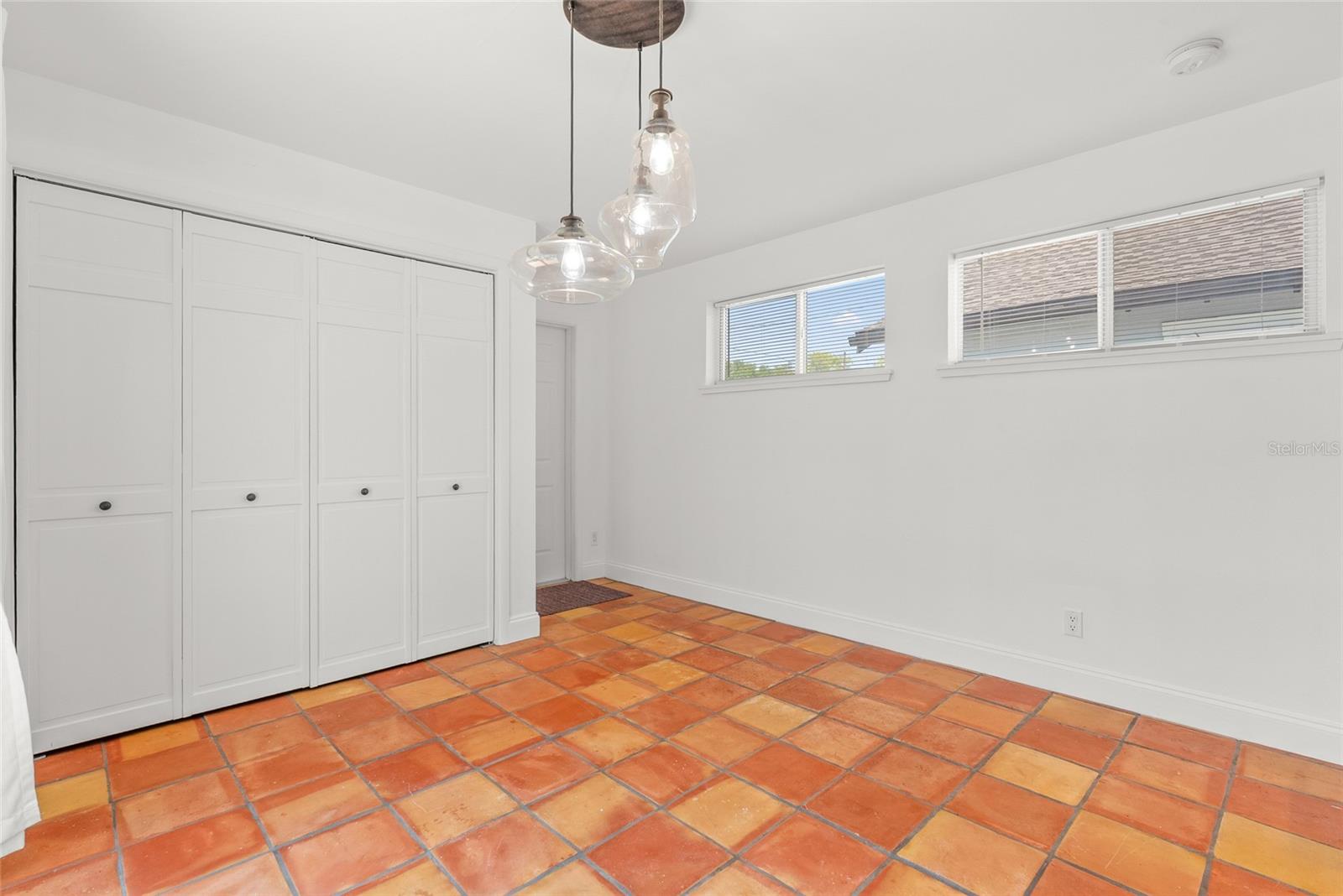 1220 35TH AVE N, ST PETERSBURG, FL, 33704