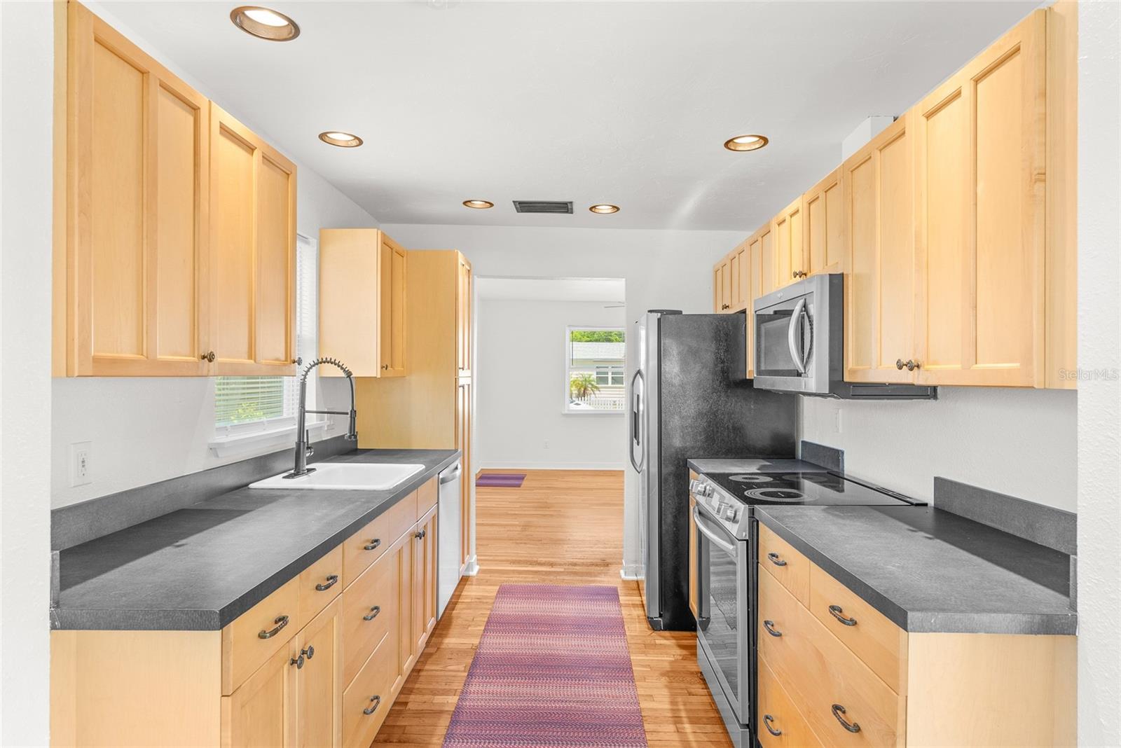 1220 35TH AVE N, ST PETERSBURG, FL, 33704