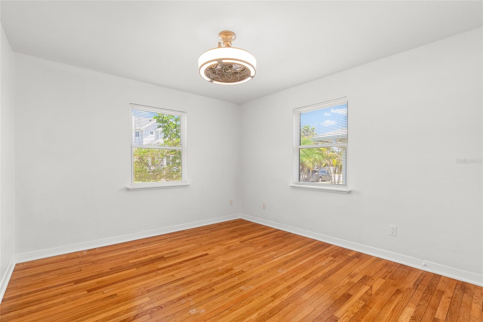 1220 35TH AVE N, ST PETERSBURG, FL, 33704