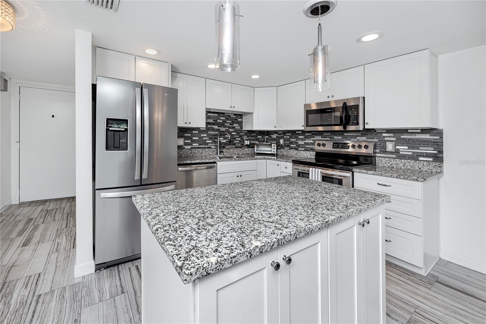 7600 SUN ISLAND DR S #107, SOUTH PASADENA, FL, 33707