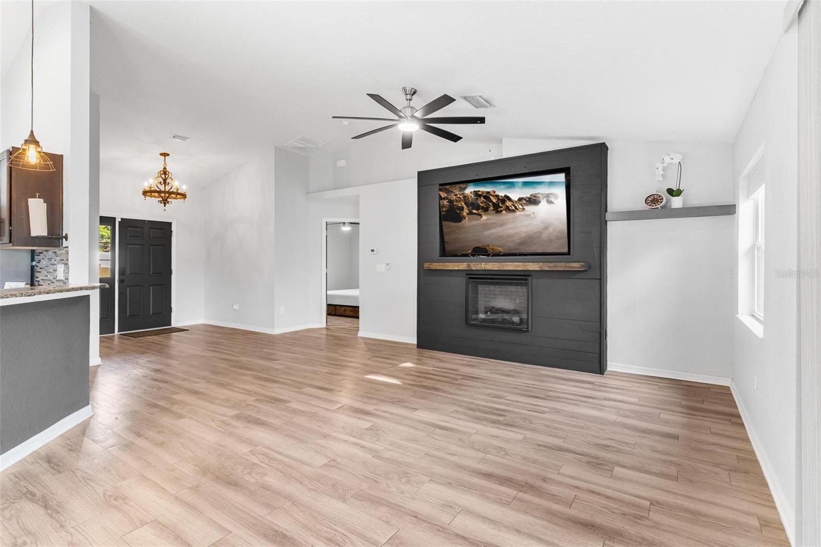 326 WOODLAND TRL, LADY LAKE, FL, 32159