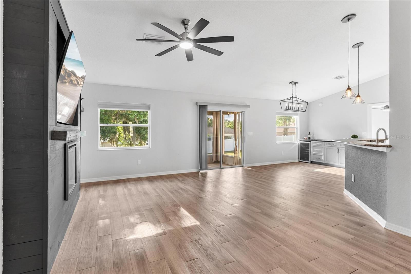 326 WOODLAND TRL, LADY LAKE, FL, 32159