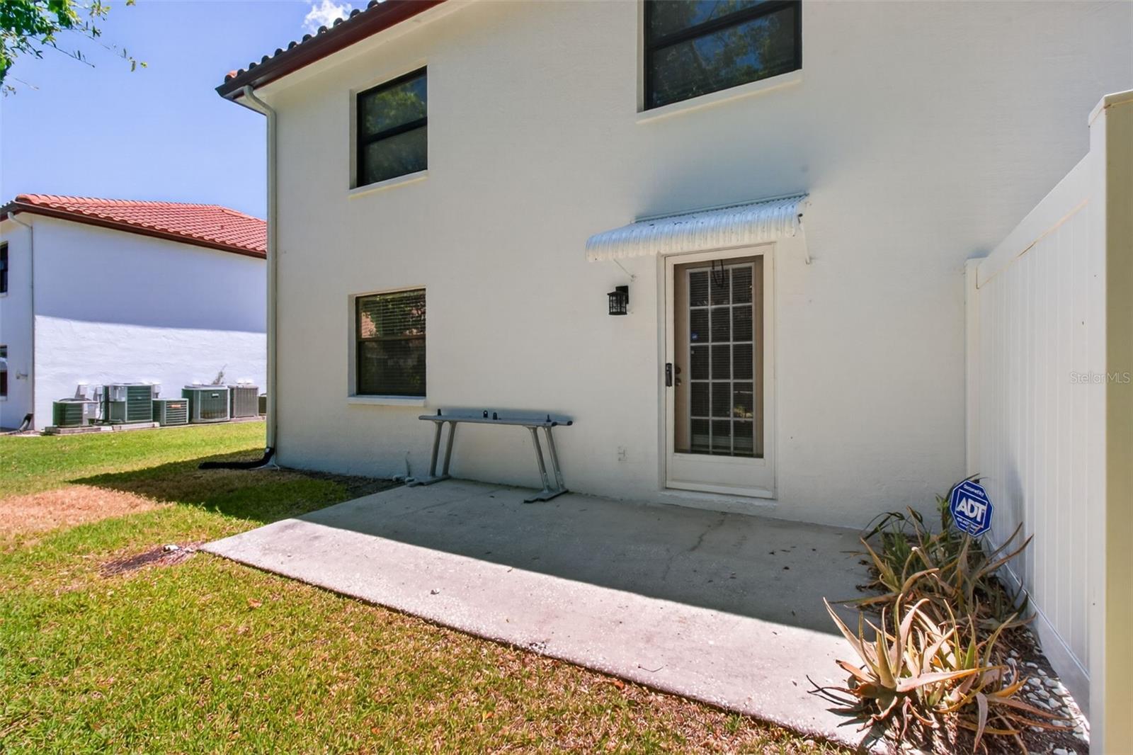 10550 VILLAGE DR #104, SEMINOLE, FL, 33772