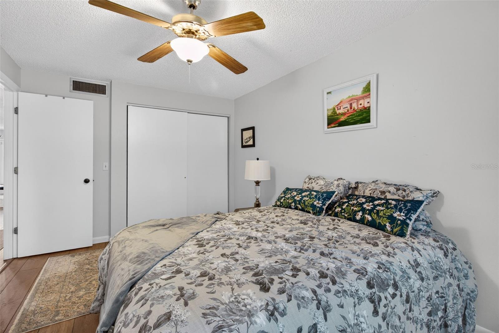 10550 VILLAGE DR #104, SEMINOLE, FL, 33772