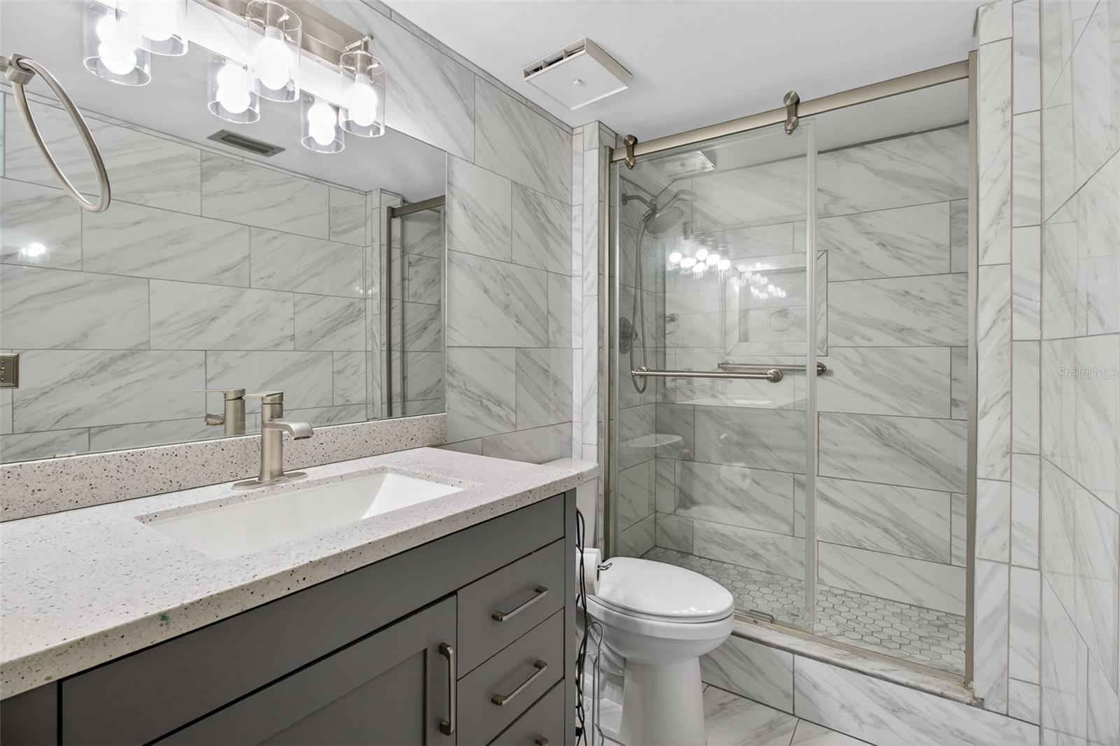 10550 VILLAGE DR #104, SEMINOLE, FL, 33772