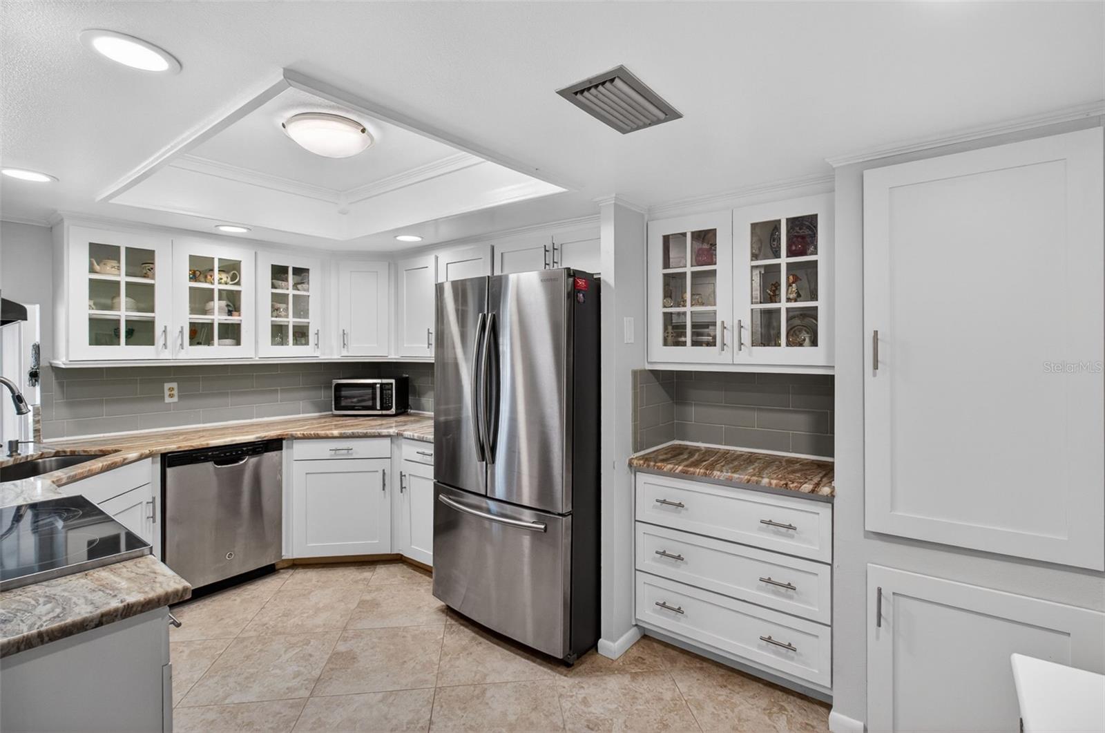 10550 VILLAGE DR #104, SEMINOLE, FL, 33772