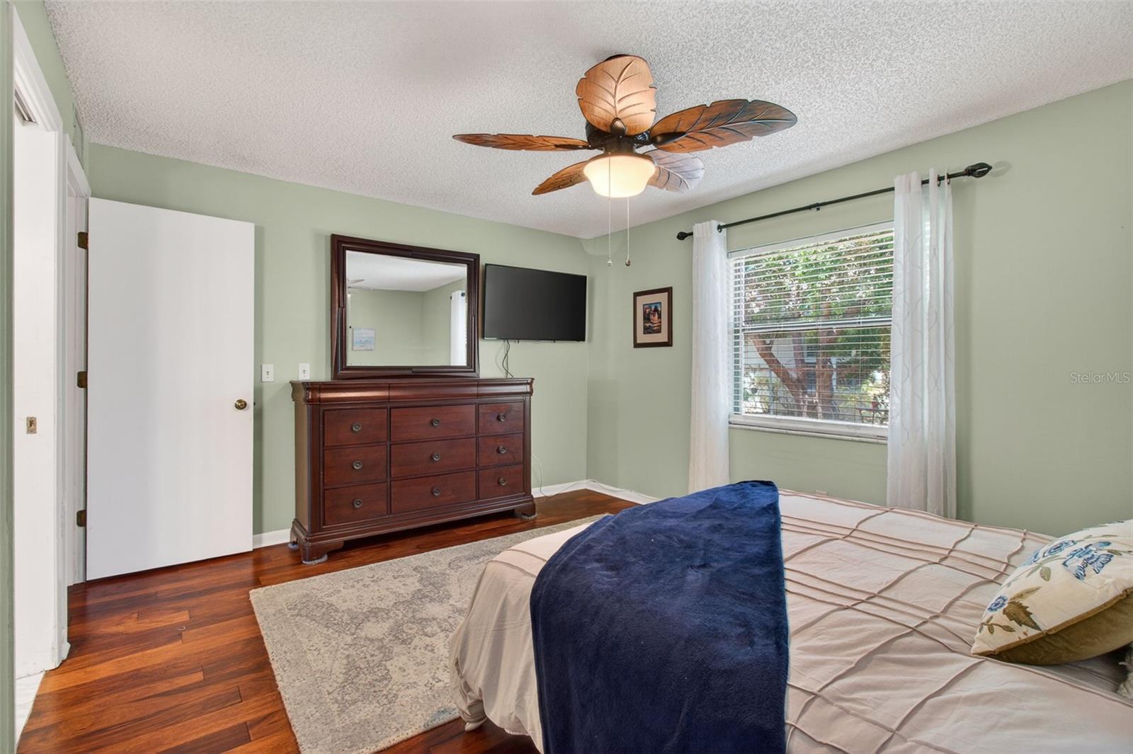 10550 VILLAGE DR #104, SEMINOLE, FL, 33772