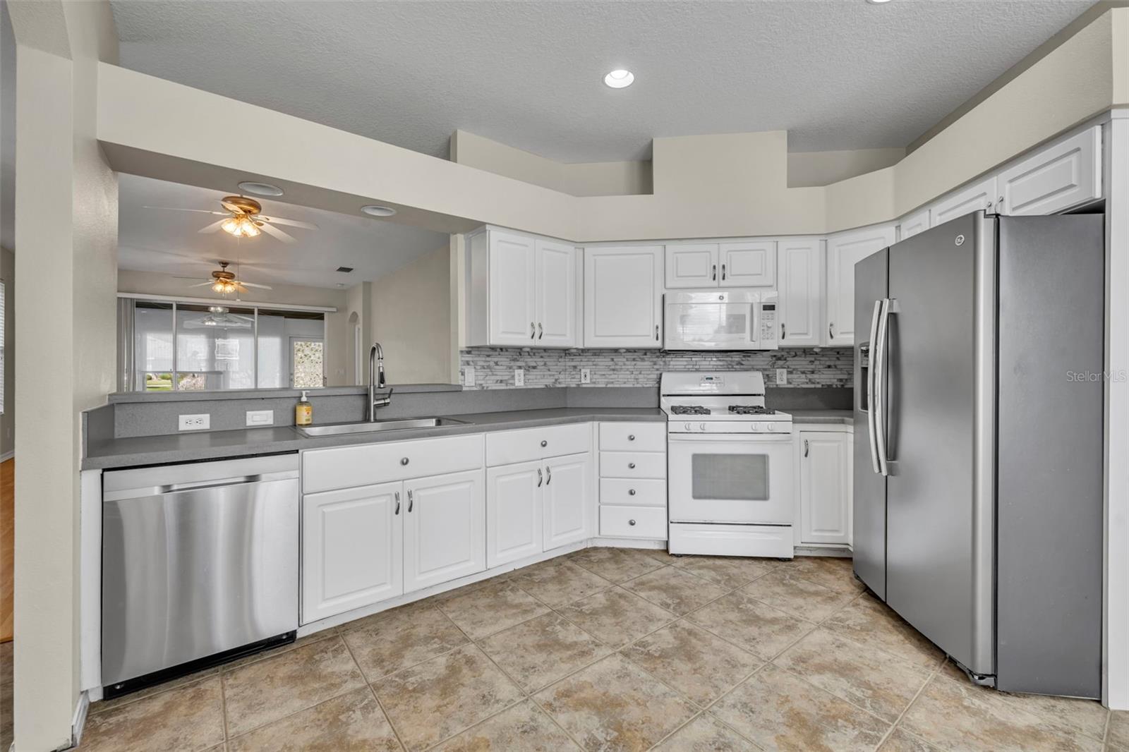 21630 REGENCY PARK LN, LEESBURG, FL, 34748