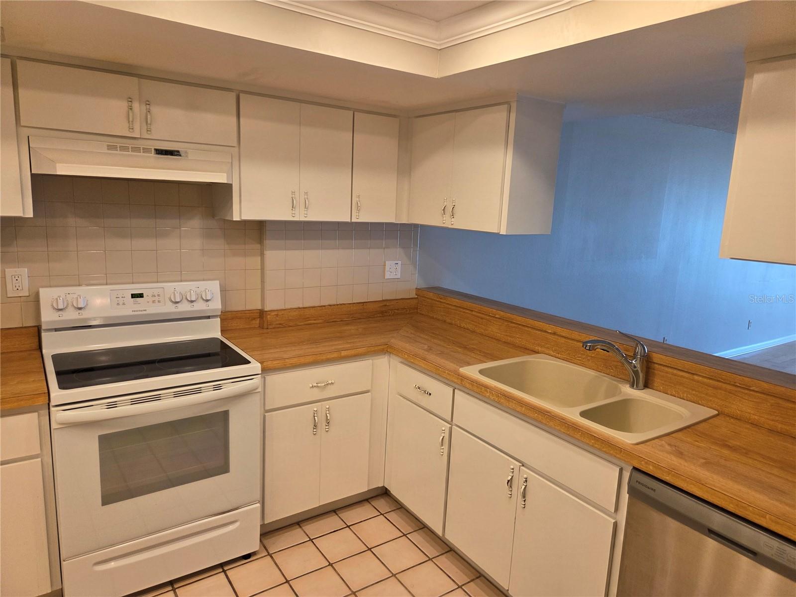 650 ISLAND WAY #202, CLEARWATER BEACH, FL, 33767