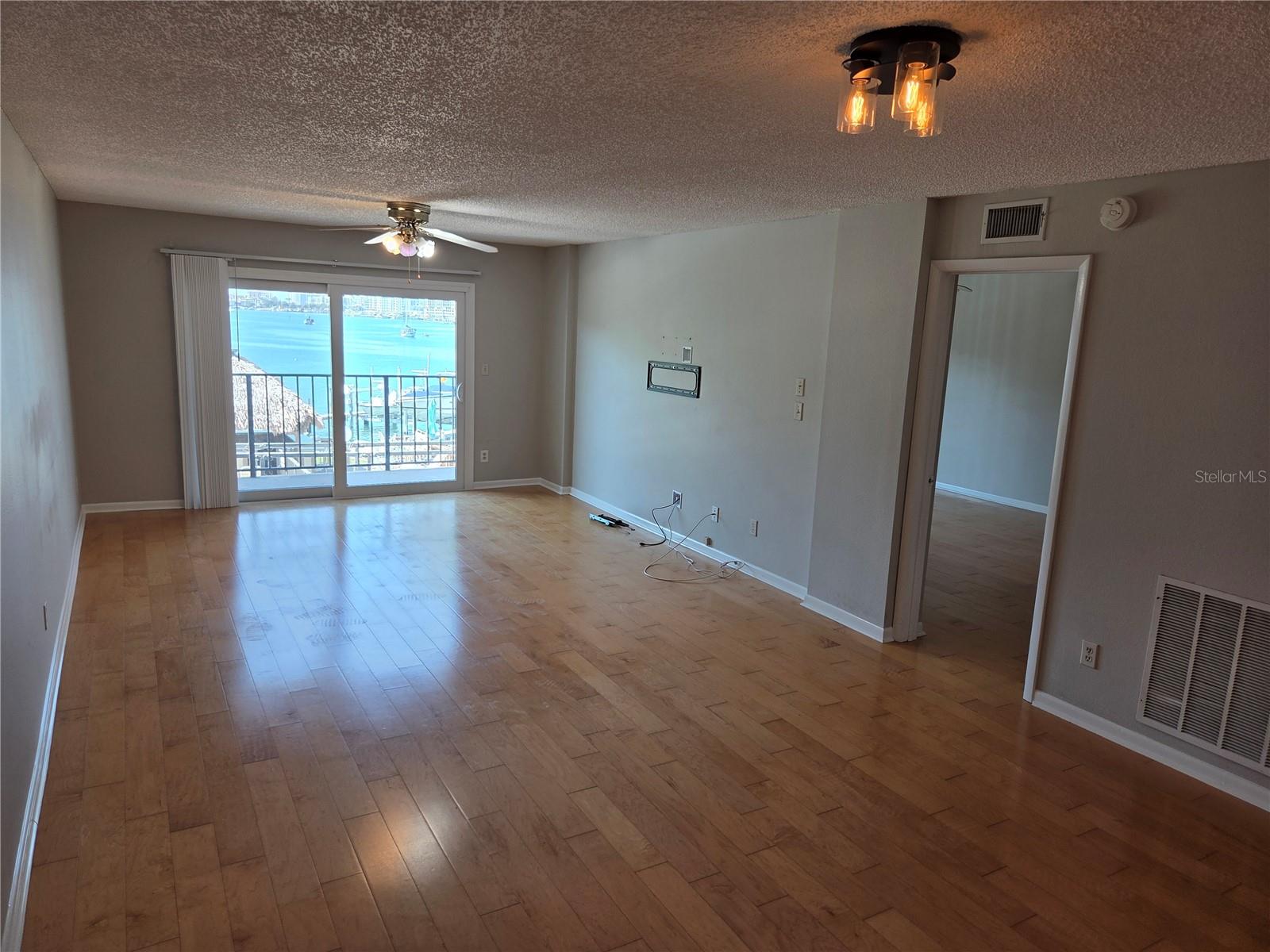 650 ISLAND WAY #202, CLEARWATER BEACH, FL, 33767