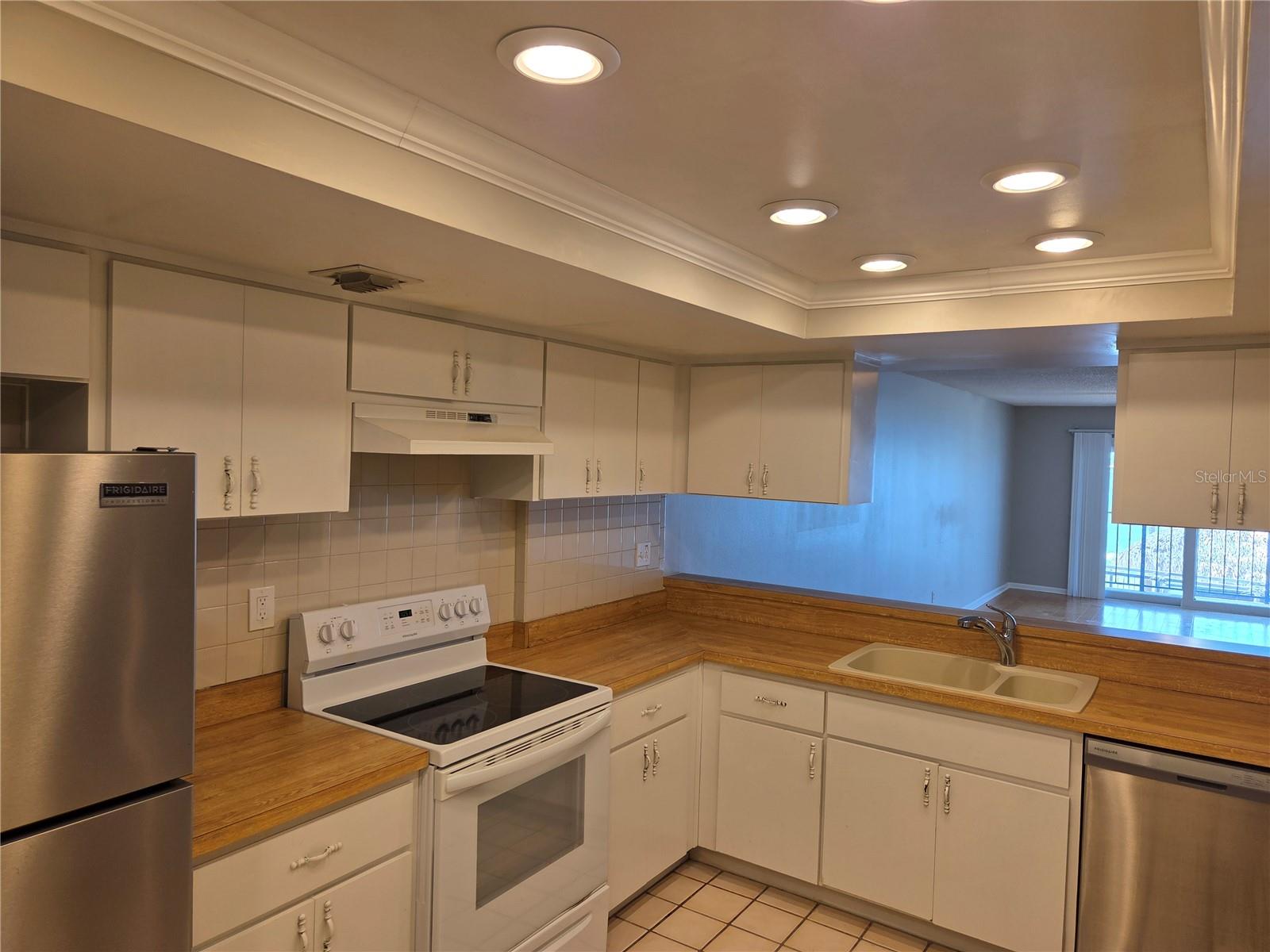 650 ISLAND WAY #202, CLEARWATER BEACH, FL, 33767