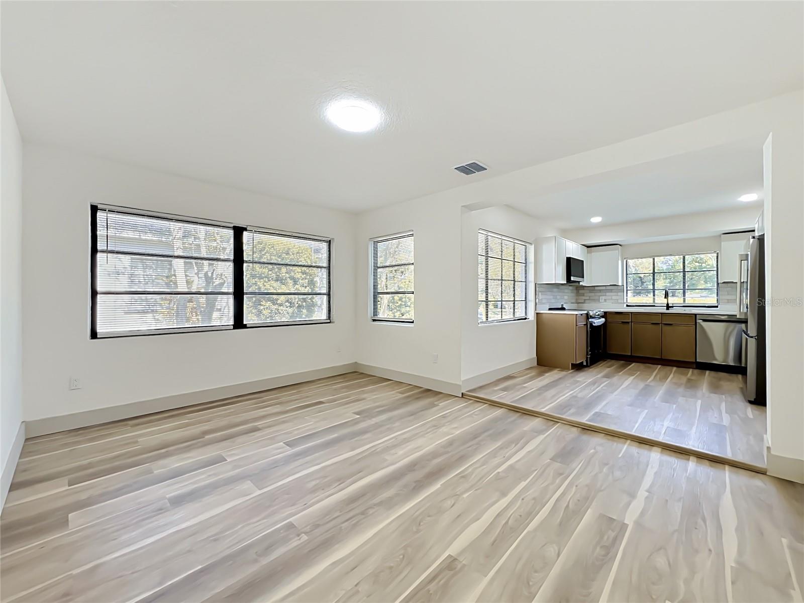 2222 VALENCIA RD, ORLANDO, FL, 32803