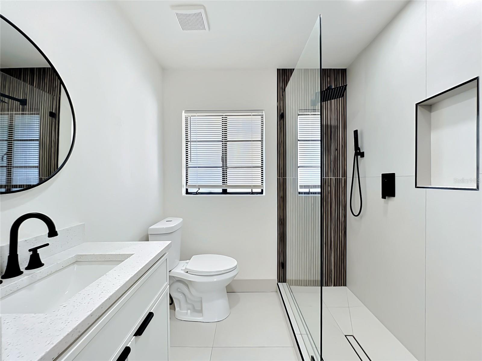 2222 VALENCIA RD, ORLANDO, FL, 32803