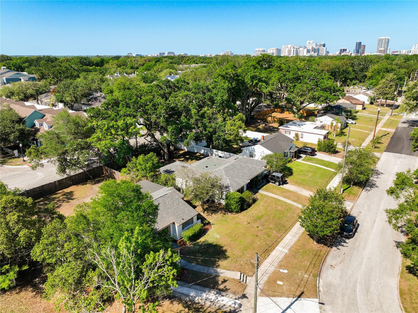 2222 VALENCIA RD, ORLANDO, FL, 32803