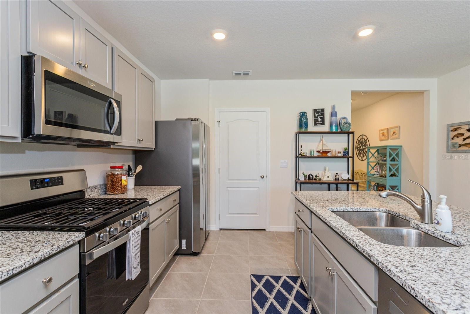 6358 SANDERS GROVE CIR, OKAHUMPKA, FL, 34762