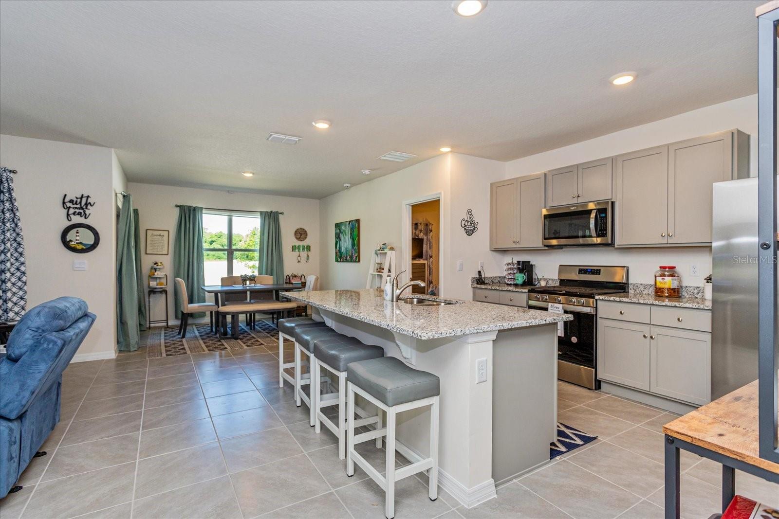 6358 SANDERS GROVE CIR, OKAHUMPKA, FL, 34762